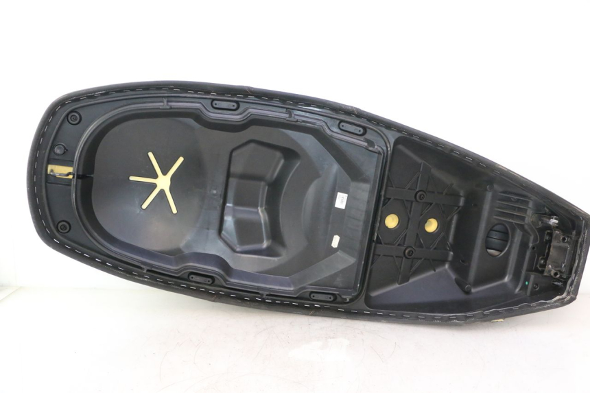 photo de SELLA PIAGGIO MP3 HPE 530 (2022 - 2026) - Zoom qualità usato