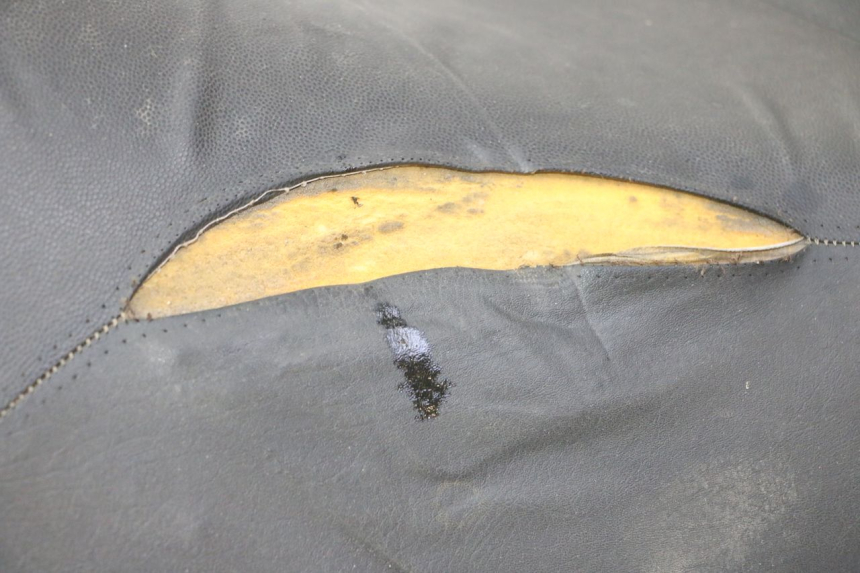 photo de SELLA PIAGGIO MP3 LT 300 (2010 - 2016) - Stato della superficie e materiale