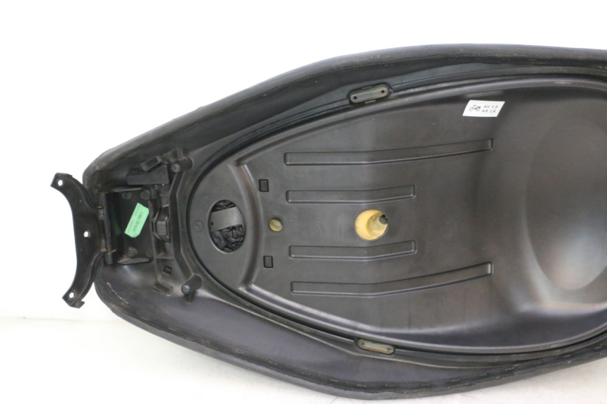 photo de SELLA PIAGGIO MP3 LT 300 (2010 - 2016) - Focus sulla struttura