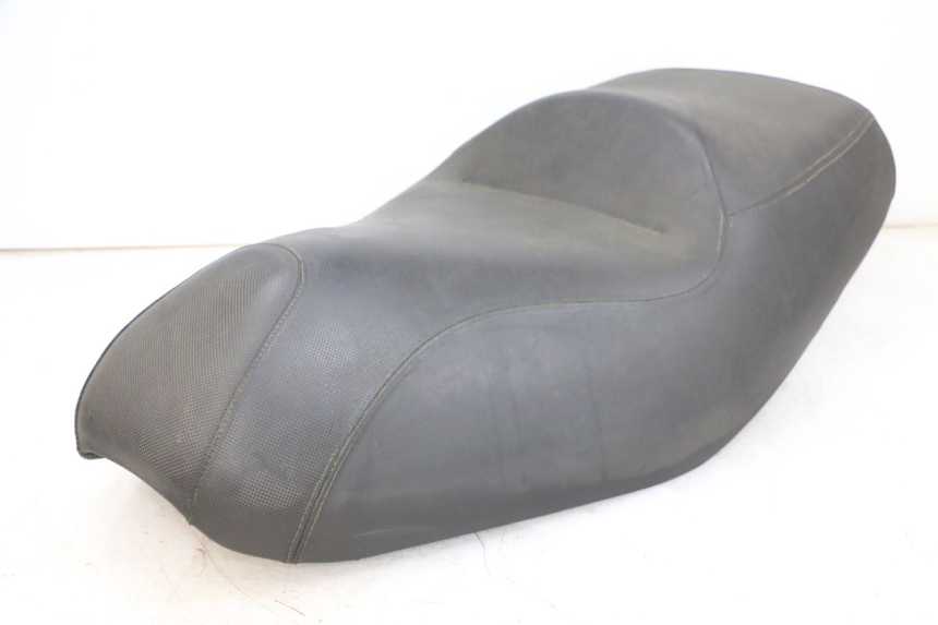 photo de SELLE PIAGGIO MP3 RL 250 (2006 - 2010) - Dettagli dei punti di fissaggio