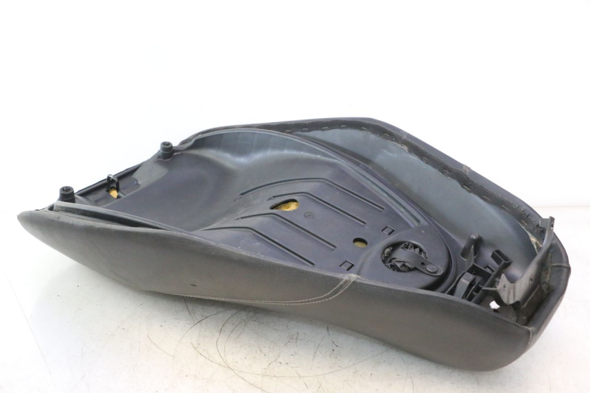 photo de SELLA PIAGGIO MP3 500 (2011 - 2015) - Dettaglio del componente