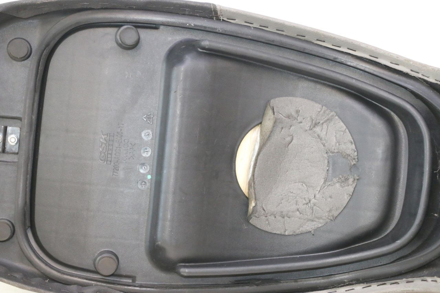 photo de SELLA KYMCO LIKE 4T 50 (2019 - 2025) - Angolazione alternativa