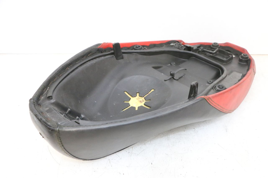 photo de SELLE PIAGGIO NEW TYPHOON 50 (2018 - 2021) - Primo piano ad alta risoluzione