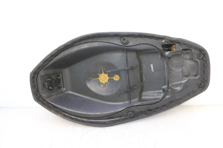 photo de SELLE PIAGGIO NEW TYPHOON 50 (2010 - 2017) - Marcature e riferimenti originali