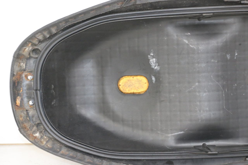 photo de SELLA HONDA NHX LEAD 110 (2008 - 2010) - Marcature e riferimenti originali