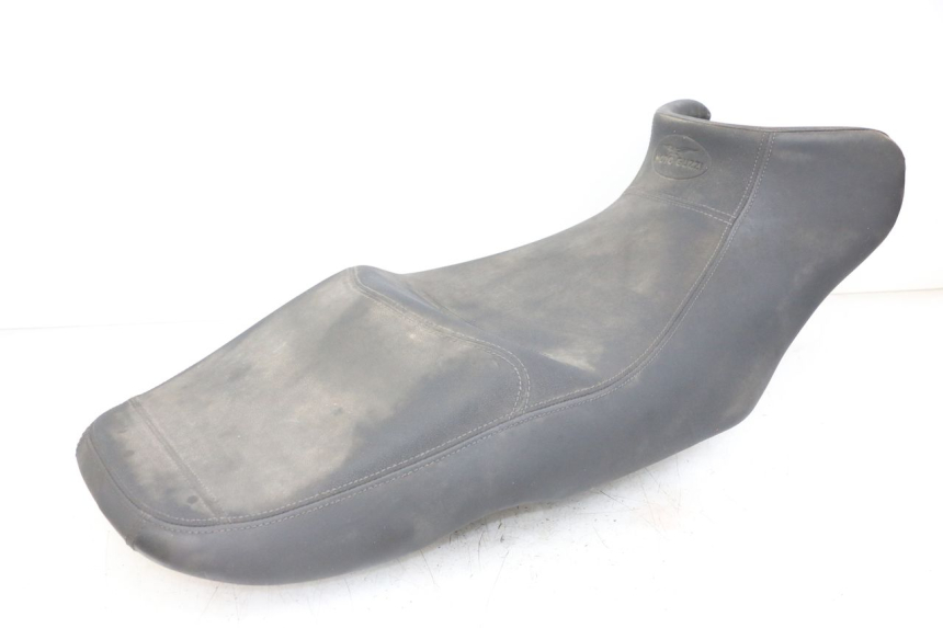 photo de SELLA MOTO GUZZI NORGE 8V GT 1200 (2011 - 2016) - Stato della superficie e materiale