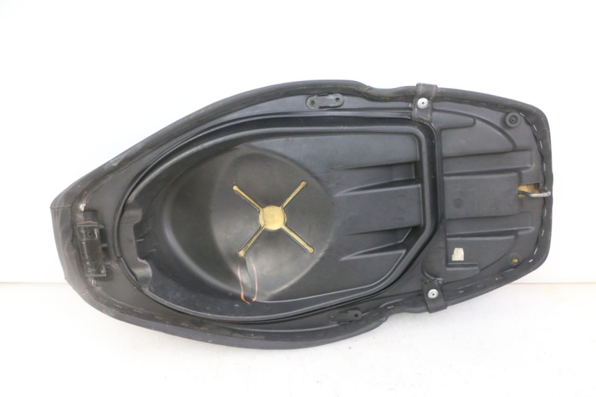 photo de SELLA PIAGGIO NRG POWER PUREJET 50 (2018 - 2021) - Caratteristiche distintive