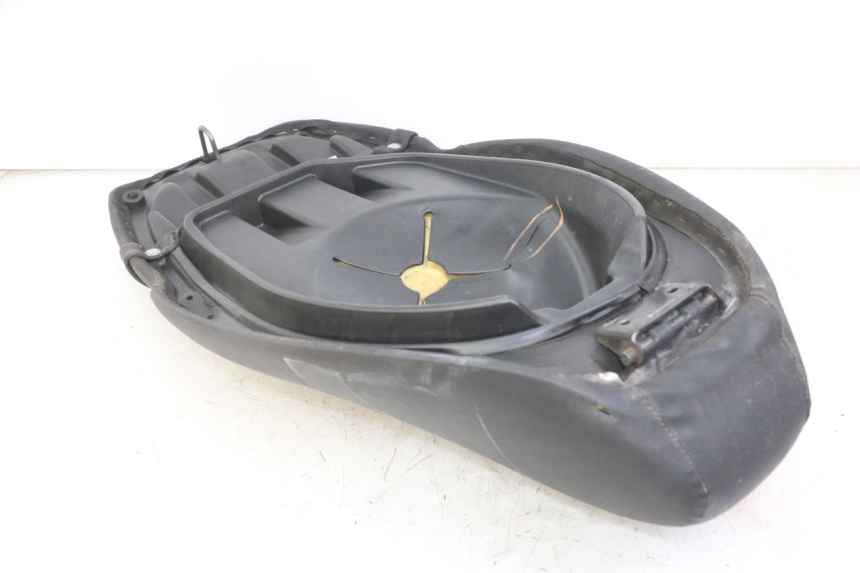 photo de SELLA PIAGGIO NRG POWER PUREJET 50 (2018 - 2021) - Zoom sullo stato d'uso