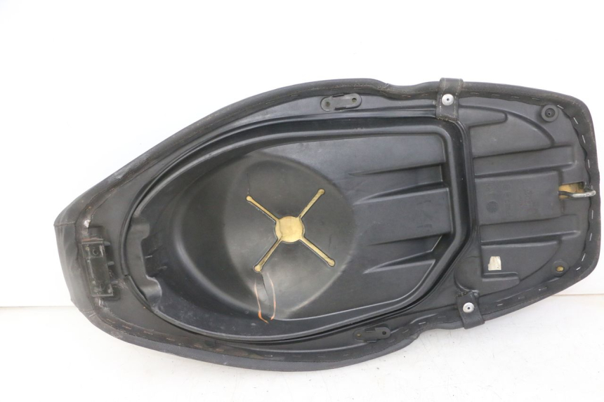 photo de SELLA PIAGGIO NRG POWER PUREJET 50 (2018 - 2021) - Vista d'insieme del prodotto