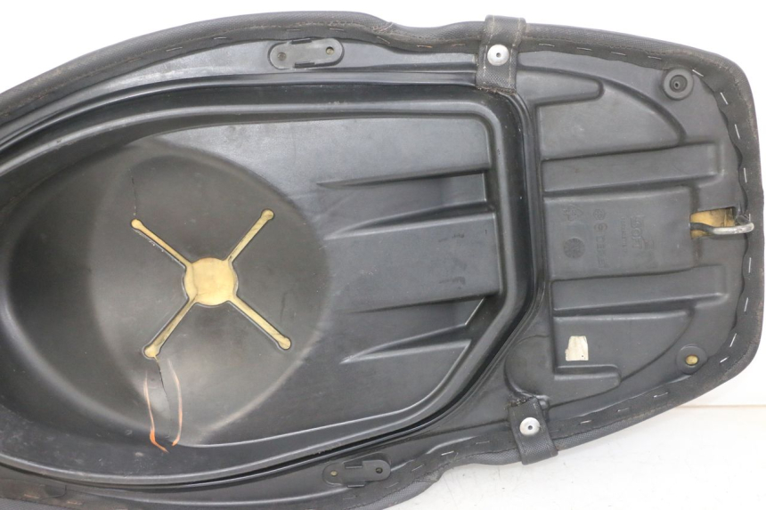 photo de SELLA PIAGGIO NRG POWER PUREJET 50 (2018 - 2021) - Dettagli dei punti di fissaggio