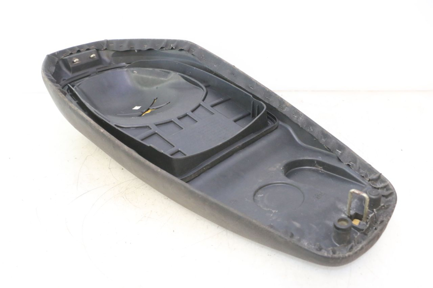 photo de SELLE SYM ORBIT 2 4T 50 (2008 - 2017) - Stato della superficie e materiale