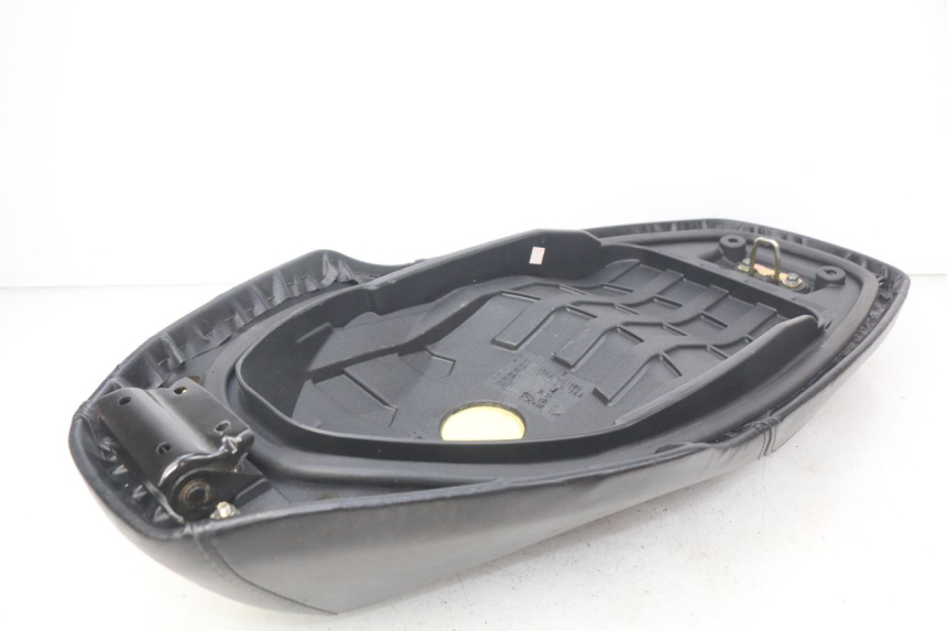 photo de SELLE SYM ORBIT III 3 4T 50 (2018 - 2021) - Dettagli dei punti di fissaggio