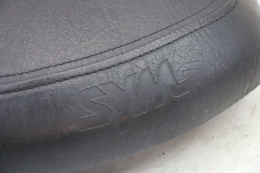 photo de SELLA SYM ORBIT III 3 4T 50 (2021 - 2025) - Dettagli dei punti di fissaggio