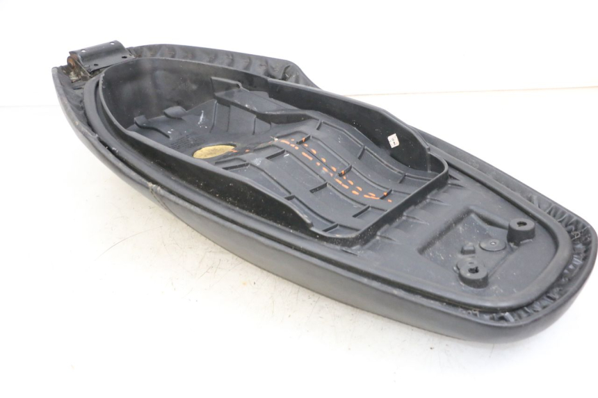 photo de SELLE SYM ORBIT III 3 4T 50 (2018 - 2021) - Zoom sullo stato d'uso