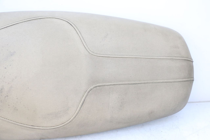 photo de SELLE PEUGEOT BELVILLE 125 (2017 - 2021) - Zoom sui componenti