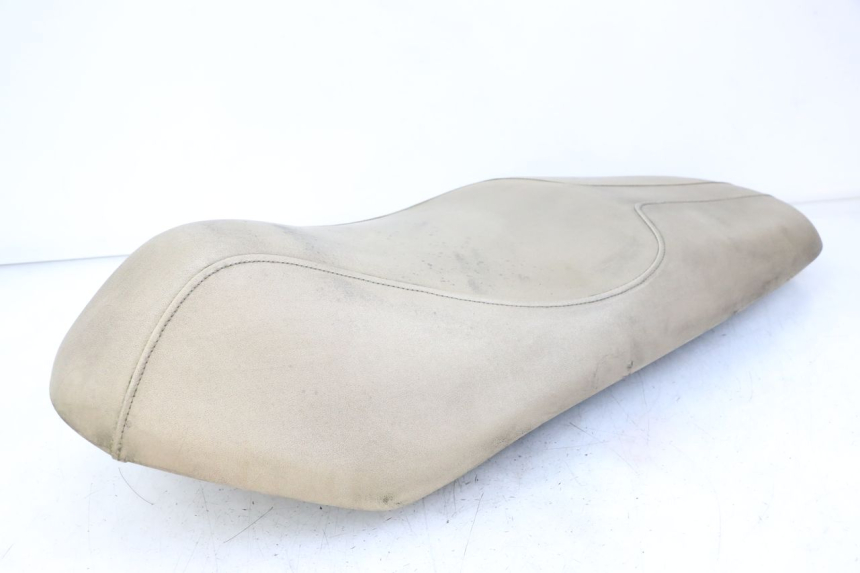 photo de SELLE PEUGEOT BELVILLE 125 (2017 - 2021) - Zoom sullo stato d'uso