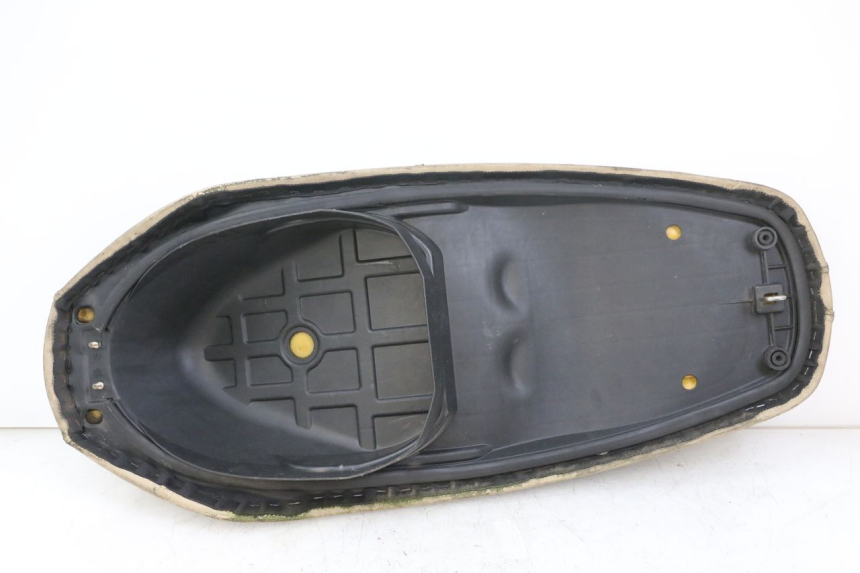 photo de SELLE PEUGEOT BELVILLE 125 (2017 - 2021) - Dettagli dei punti di fissaggio