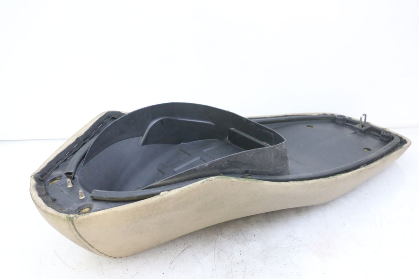 photo de SELLE PEUGEOT BELVILLE 125 (2017 - 2021) - Ricambio usato controllato