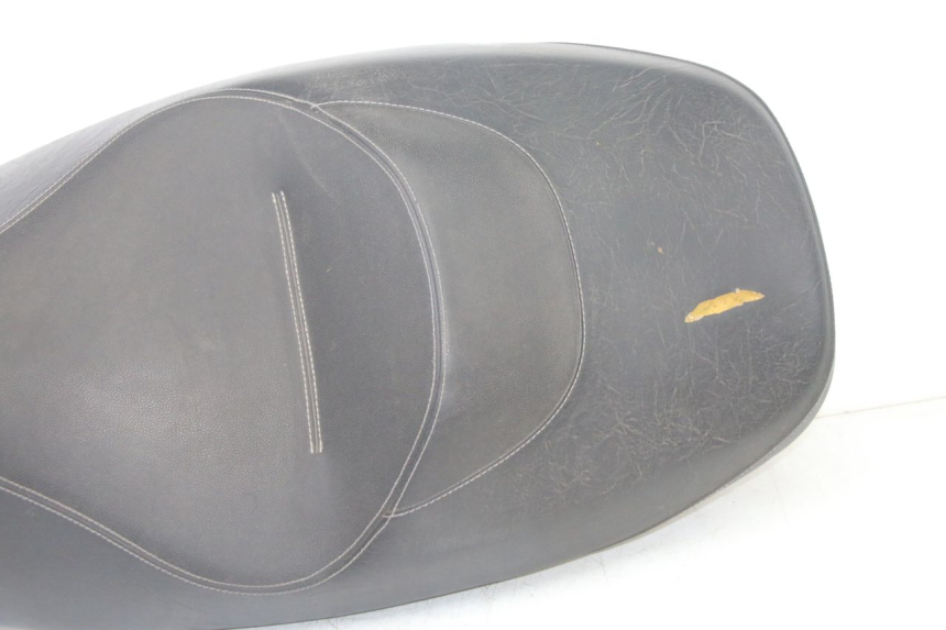 photo de SELLE PEUGEOT CITYSTAR 125 (2011 - 2017) - Zoom sullo stato d'uso