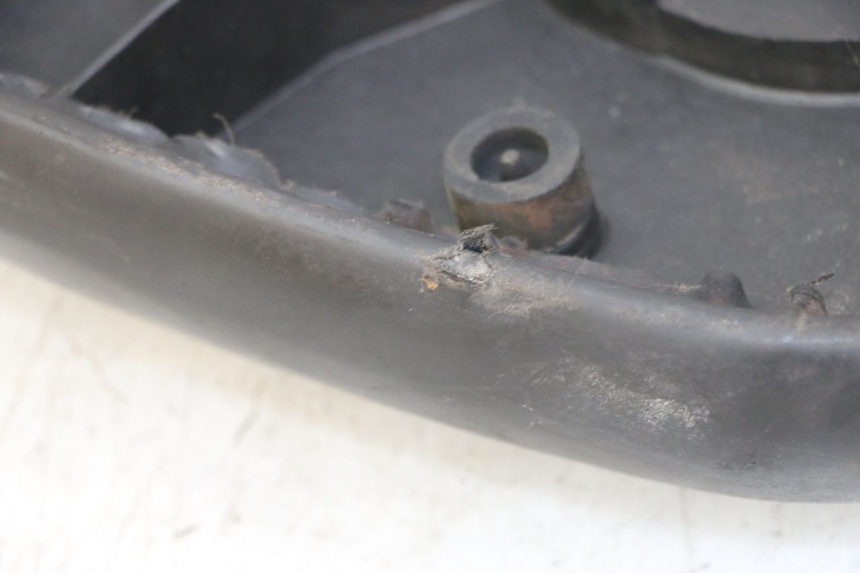 photo de SELLE PEUGEOT KISBEE 2T 50 (2010 - 2017) - Primo piano ad alta risoluzione