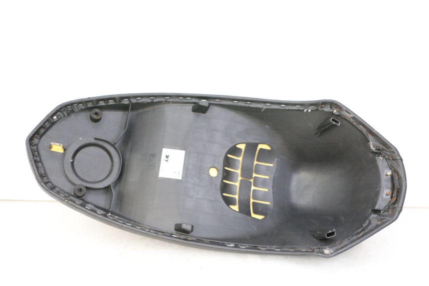 photo de SELLE PEUGEOT KISBEE 4T 50 (2018 - 2022) - Primo piano ad alta risoluzione