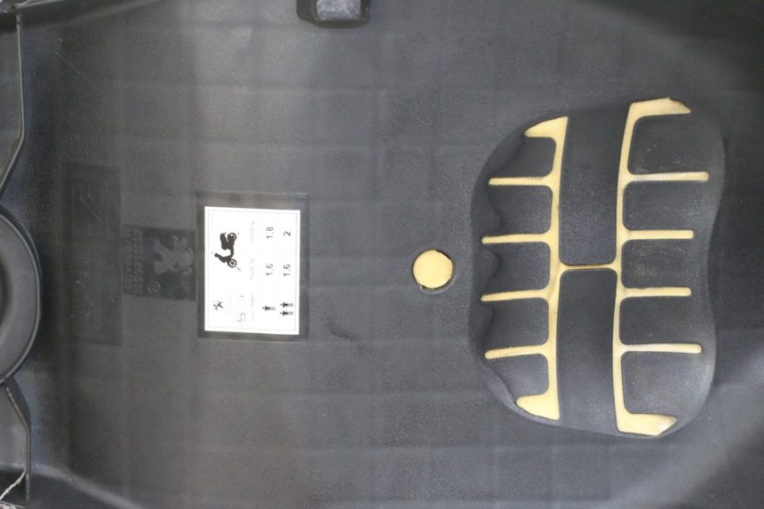 photo de SELLE PEUGEOT KISBEE 4T 50 (2018 - 2022) - Primo piano ad alta risoluzione