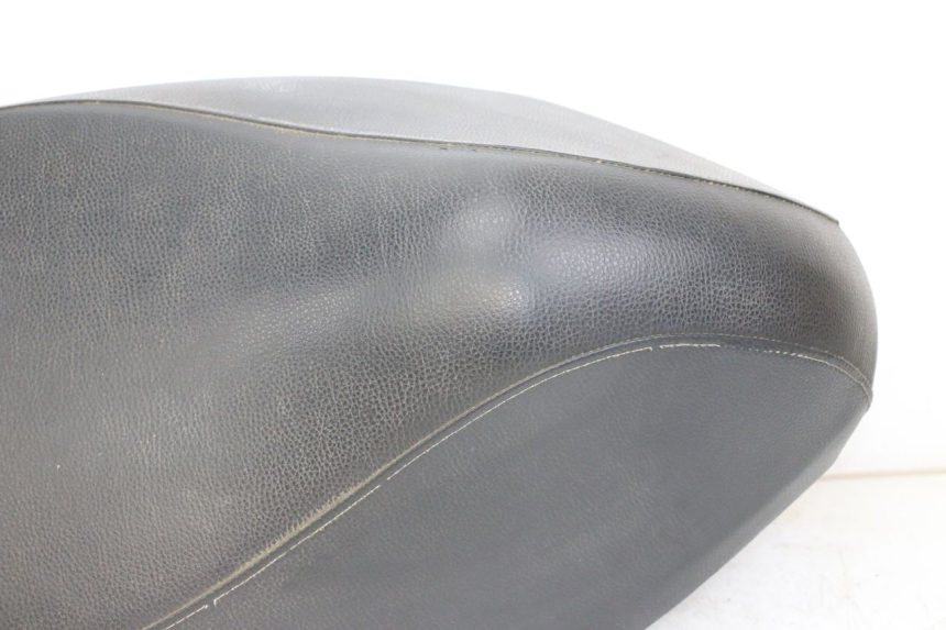 photo de SELLE PEUGEOT KISBEE 4T 50 (2018 - 2022) - Angolazione alternativa