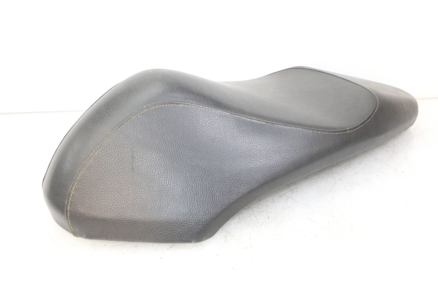 photo de SELLE PEUGEOT KISBEE 4T 50 (2018 - 2022) - Dettagli dei punti di fissaggio