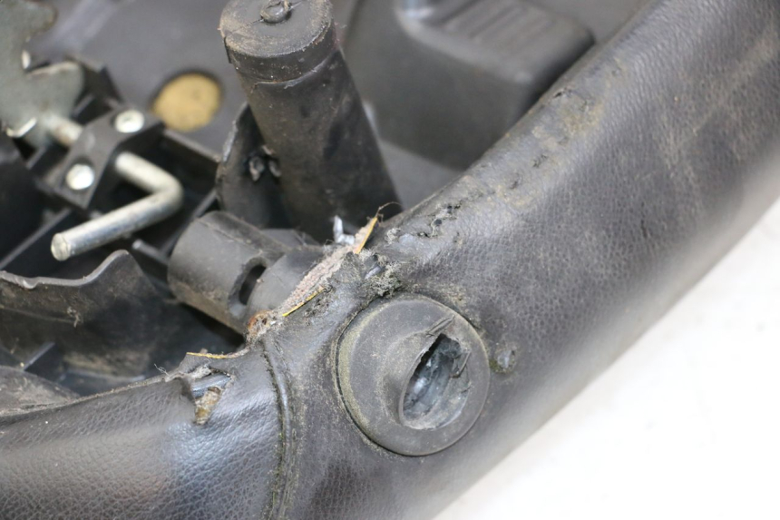 photo de SELLE PEUGEOT LUDIX 50 (2008 - 2017) - Marcature e riferimenti originali