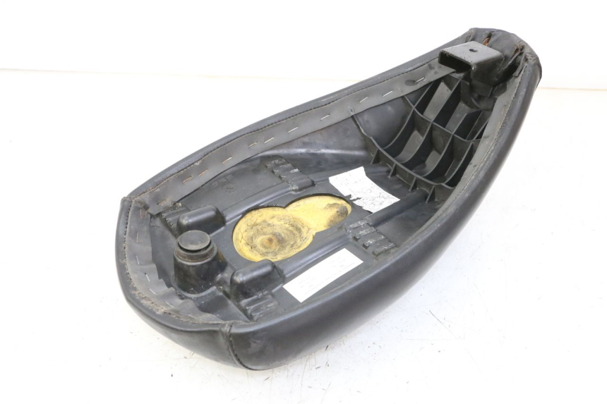 photo de SELLE PEUGEOT LUDIX 50 (2008 - 2017) - Zoom sullo stato d'uso