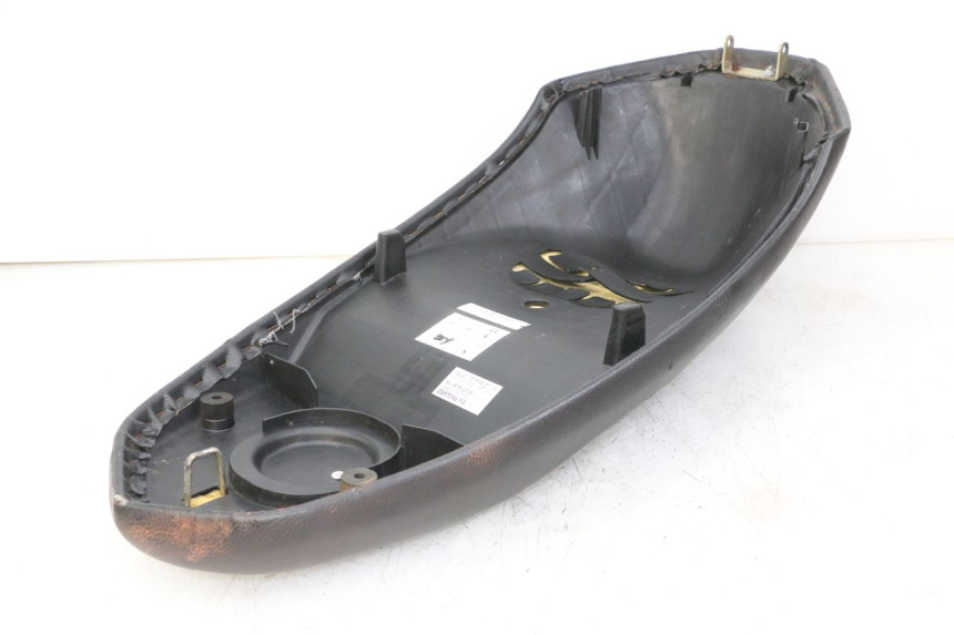 photo de SELLE PEUGEOT STREETZONE 4T 50 (2018 - 2023) - Caratteristiche distintive