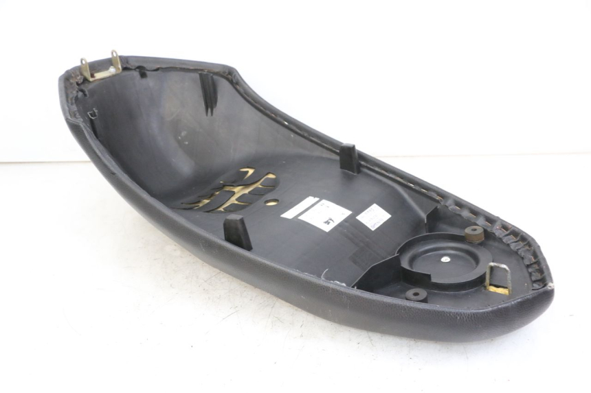 photo de SELLE PEUGEOT STREETZONE 4T 50 (2018 - 2023) - Ricambio usato controllato