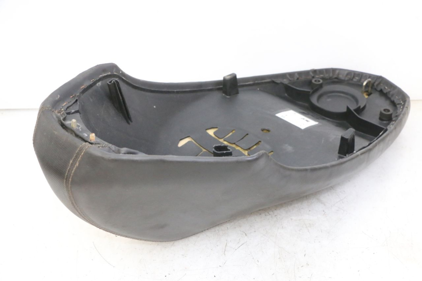 photo de SELLA PEUGEOT STREETZONE I 2T 50 (2018 - 2020) - Dettagli dei punti di fissaggio