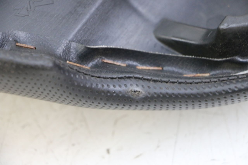 photo de SELLE PEUGEOT TKR TREKKER FURIOUS 50 (2005 - 2014) - Dettaglio del componente