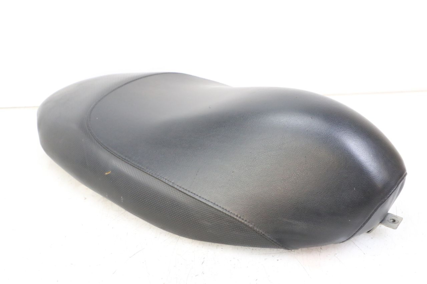 photo de SELLE PEUGEOT TKR TREKKER FURIOUS 50 (2005 - 2014) - Zoom sui componenti