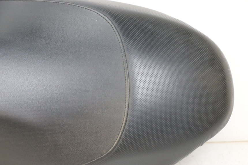 photo de SELLE PEUGEOT TKR TREKKER FURIOUS 50 (2005 - 2014) - Angolazione alternativa