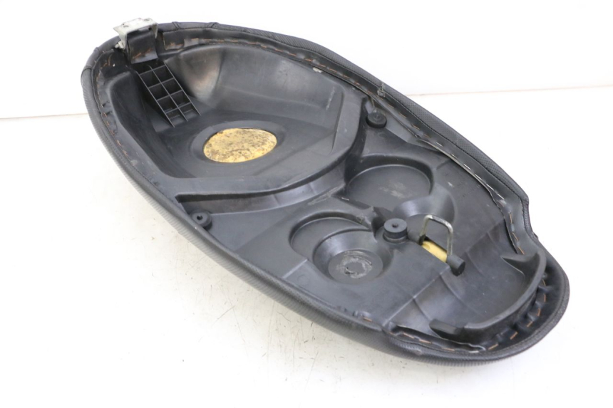 photo de SELLE PEUGEOT TKR TREKKER FURIOUS 50 (2005 - 2014) - Altra angolazione