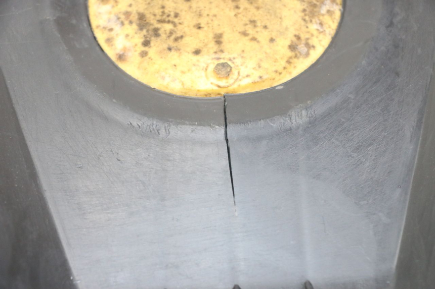 photo de SELLE PEUGEOT TKR TREKKER FURIOUS 50 (2005 - 2014) - Dettagli dei punti di fissaggio