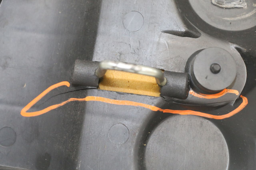 photo de SELLA PEUGEOT TREKKER TKR 50 (2005 - 2014) - Zoom sui componenti