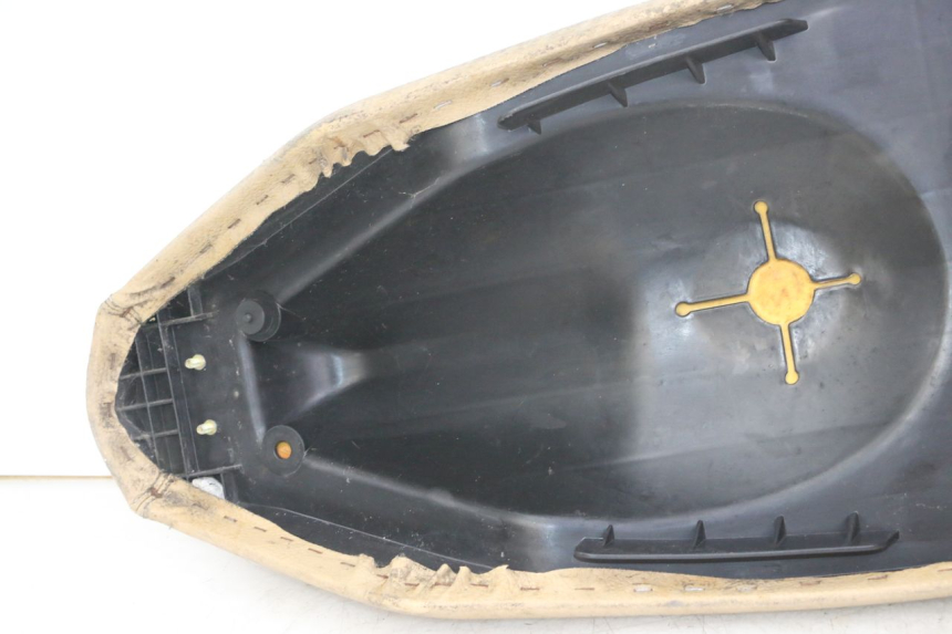 photo de SELLA PEUGEOT VIVACITY 125 (2010 - 2017) - Zoom sui componenti