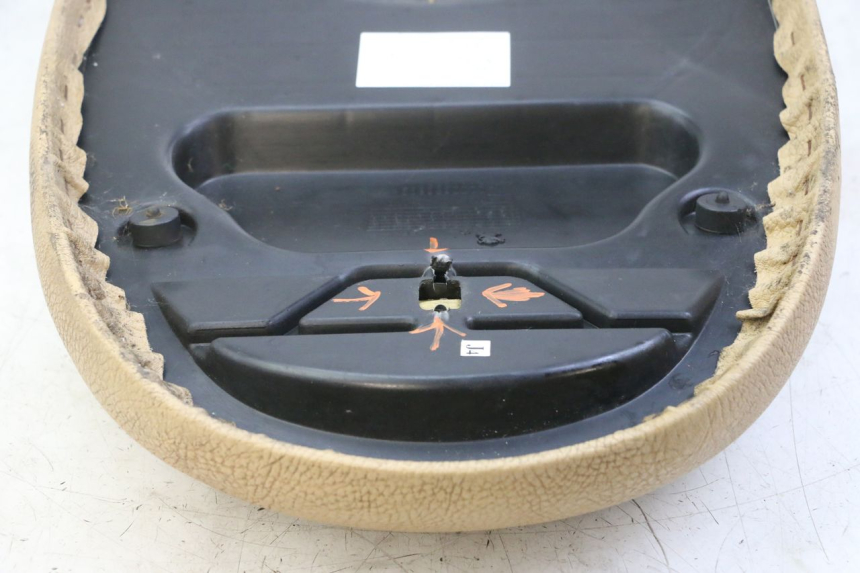 photo de SELLA PEUGEOT VIVACITY 125 (2010 - 2017) - Stato della superficie e materiale