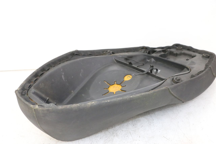 photo de SELLE PIAGGIO NEW TYPHOON 50 (2010 - 2017) - Stato della superficie e materiale