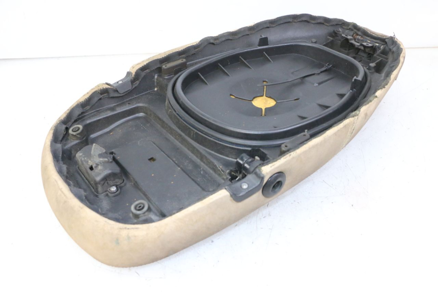 photo de SELLA PIAGGIO VESPA LX 150 (2005 - 2013) - Zoom sullo stato d'uso