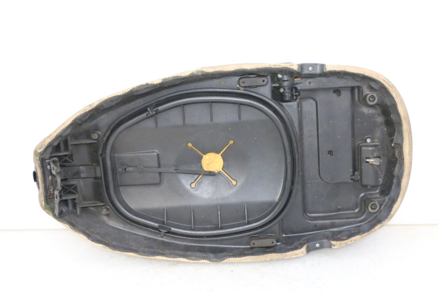 photo de SELLA PIAGGIO VESPA LX 150 (2005 - 2013) - Stato della superficie e materiale