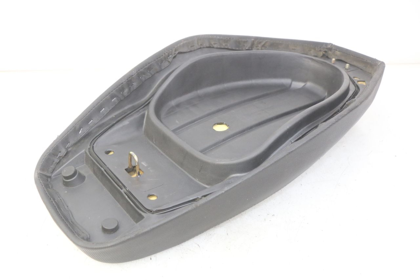 photo de SELLE TNT MOTOR ROMA 10' 4T 50 (2019 - 2022) - Stato della superficie e materiale