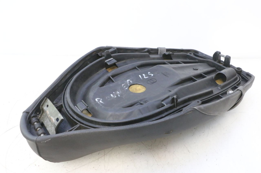 photo de SELLA GILERA RUNNER SP 50 (2002 - 2004) - Altra angolazione