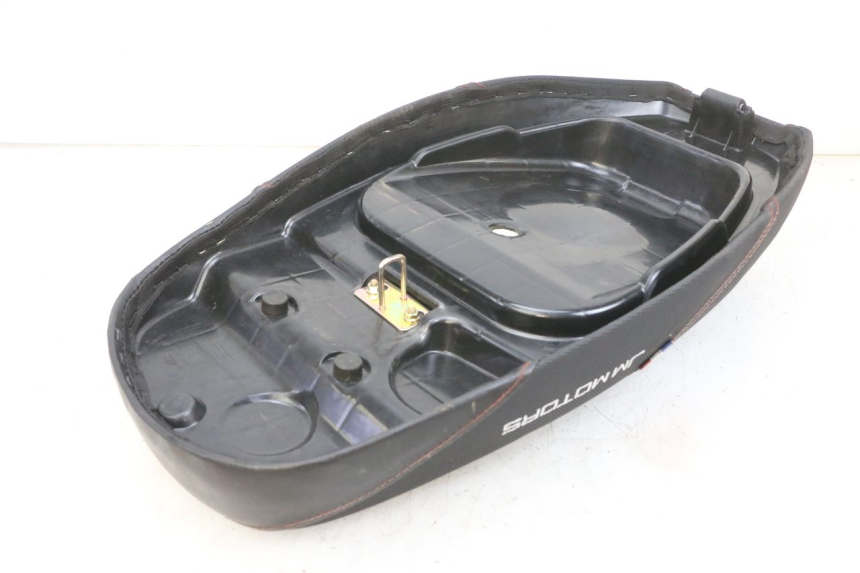 photo de SELLA JM MOTORS SANTANA EVO 50 (2024 - 2026) - Primo piano tecnico