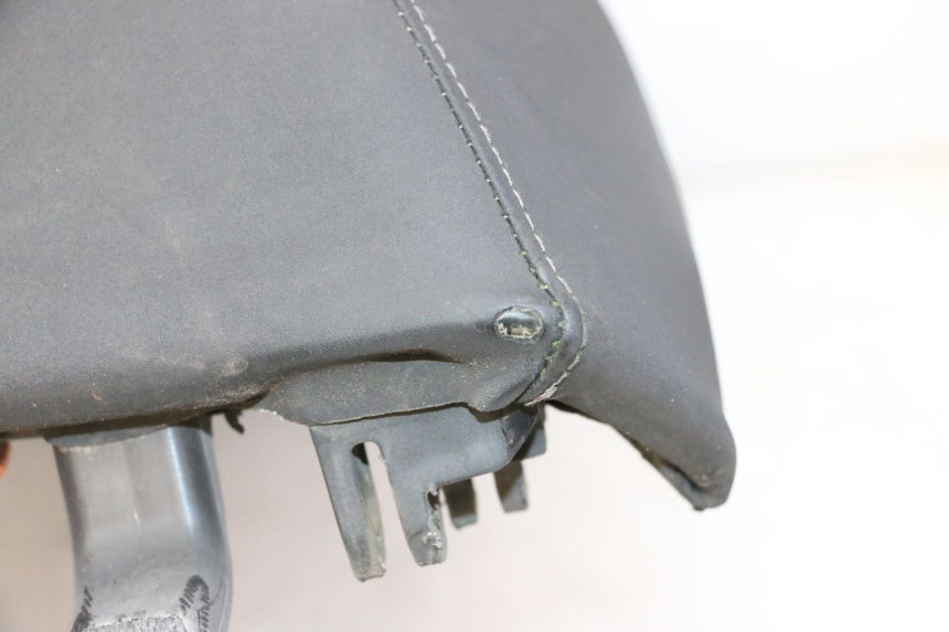 photo de SELLA PEUGEOT SATELIS 125 (2013 - 2018) - Zoom sui componenti