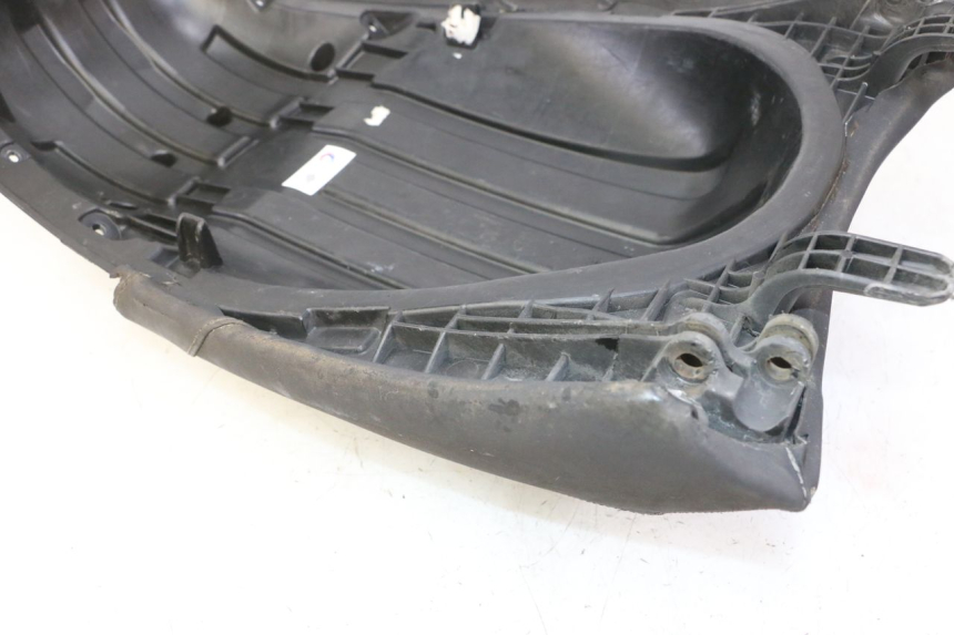 photo de SELLA PEUGEOT SATELIS 125 (2013 - 2018) - Ispezione visiva dettagliata