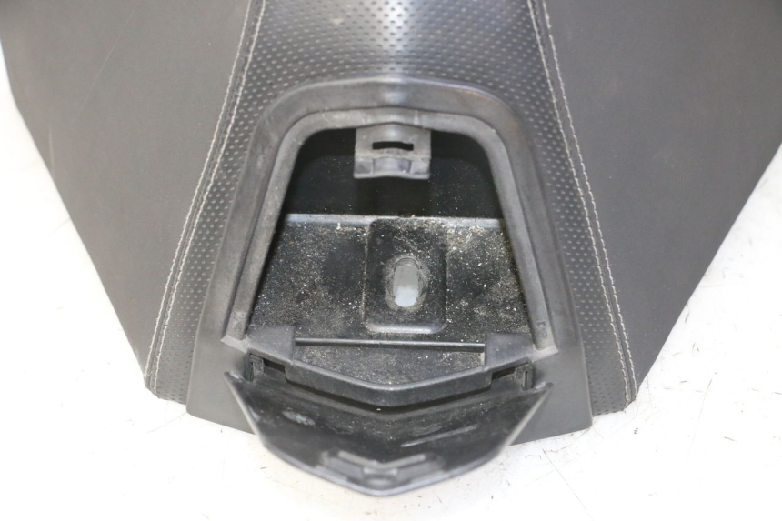 photo de SELLA PEUGEOT SATELIS 125 (2013 - 2018) - Altra angolazione